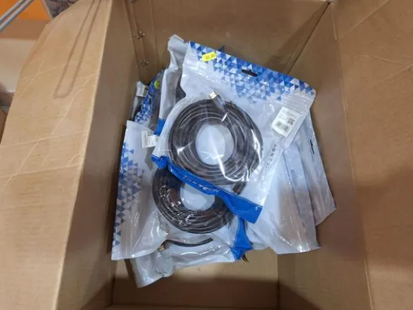 1#8661 Attrezzatura elettronica e arredamento negozio