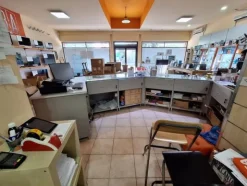 1#8661 Attrezzatura elettronica e arredamento negozio