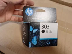 1#8661 Attrezzatura elettronica e arredamento negozio