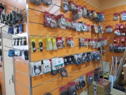 1#8661 Attrezzatura elettronica e arredamento negozio