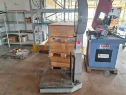 11#10261 Attrezzatura elettronica, meccanica, scaffalature