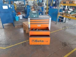 11#10261 Attrezzatura elettronica, meccanica, scaffalature