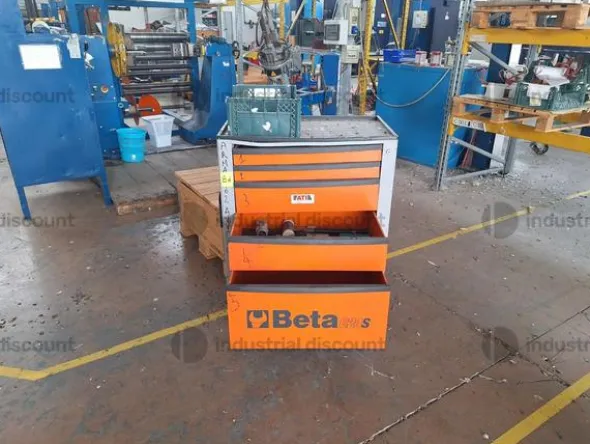 11#10261 Attrezzatura elettronica, meccanica, scaffalature