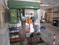 11#10261 Attrezzatura elettronica, meccanica, scaffalature