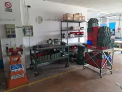 11#10261 Attrezzatura elettronica, meccanica, scaffalature