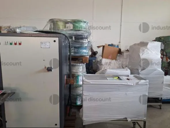 11#10261 Attrezzatura elettronica, meccanica, scaffalature
