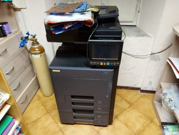 1#6000 Attrezzatura e materiale per copisteria