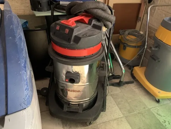 1#6983 Attrezzatura e prodotti per pulizie professionali