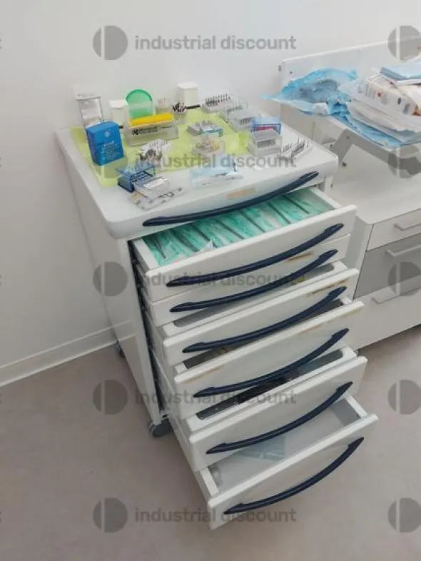 3#8917 Attrezzatura odontoiatrica