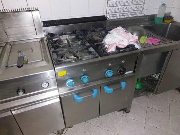19#8270 Attrezzatura per bar e pasticceria