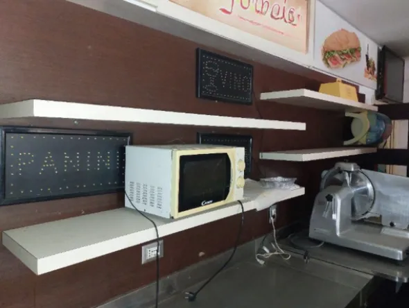 6#8270 Attrezzatura per bar e pasticceria