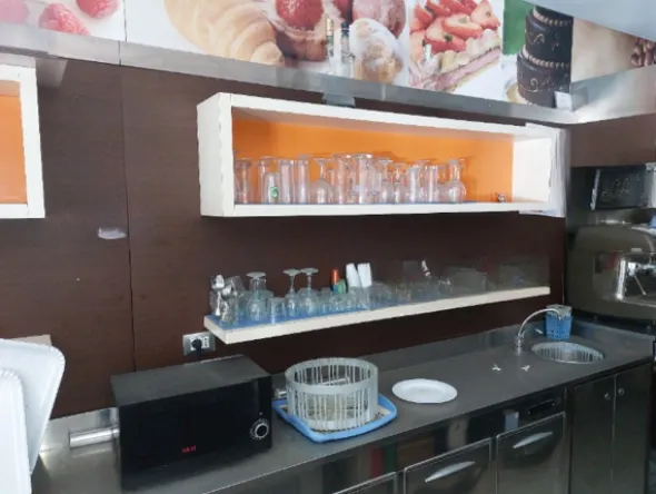 6#8270 Attrezzatura per bar e pasticceria