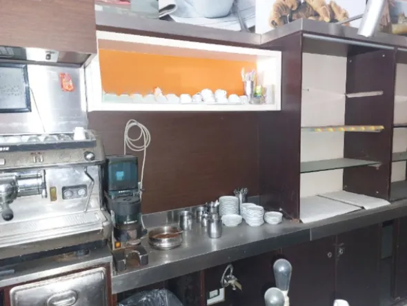 6#8270 Attrezzatura per bar e pasticceria