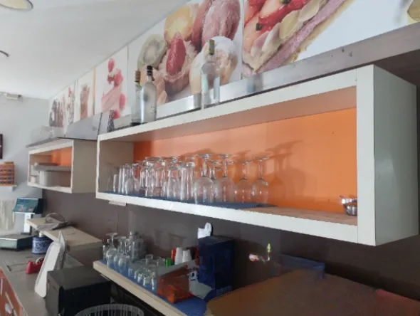6#8270 Attrezzatura per bar e pasticceria
