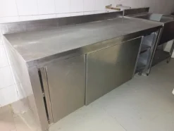 22#8270 Attrezzatura per bar e pasticceria