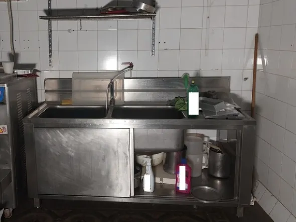 4#8037 Attrezzatura per cucina