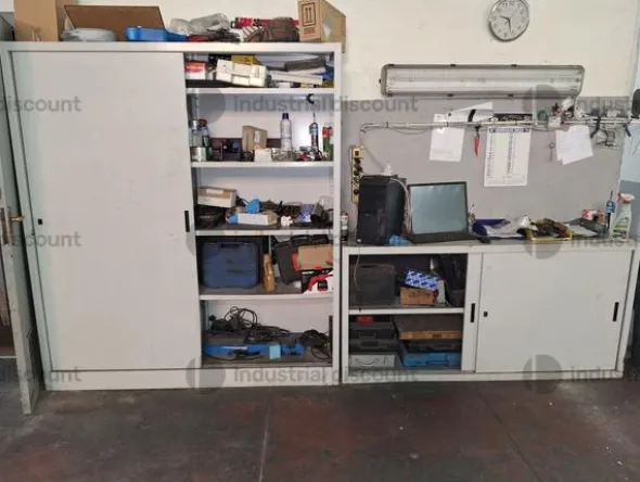 8#9895 Attrezzatura per officina