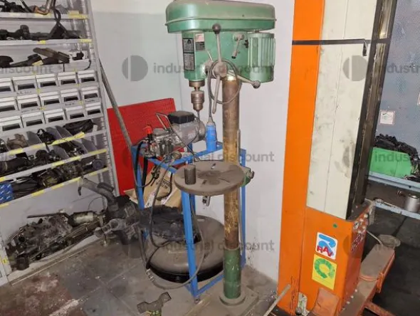 8#9895 Attrezzatura per officina