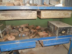 16#7053 Attrezzatura per officina meccanica