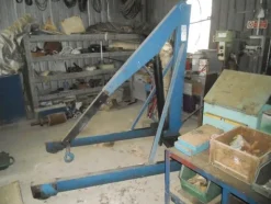16#7053 Attrezzatura per officina meccanica