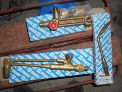 16#7053 Attrezzatura per officina meccanica