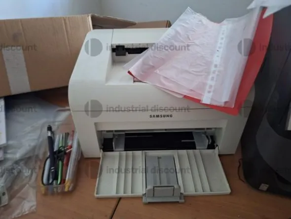2#9460 Attrezzatura ufficio e magazzino