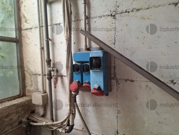 2#9460 Attrezzatura ufficio e magazzino