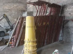 7#10133 Attrezzature da cantiere