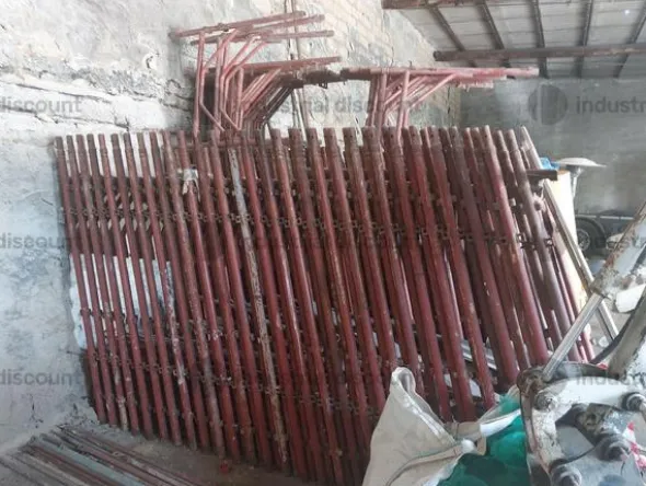 7#10133 Attrezzature da cantiere