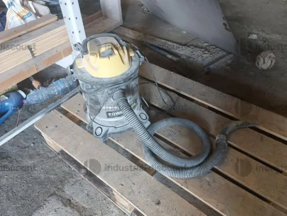 7#10133 Attrezzature da cantiere