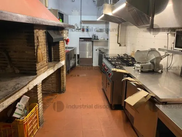 1#8704 Attrezzature ed arredo per ristorazione