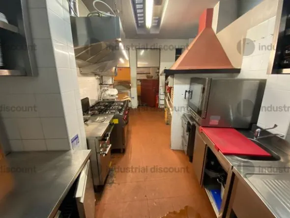 1#8704 Attrezzature ed arredo per ristorazione