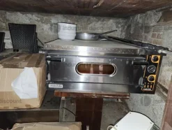1#8704 Attrezzature ed arredo per ristorazione