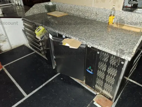 1#8704 Attrezzature ed arredo per ristorazione
