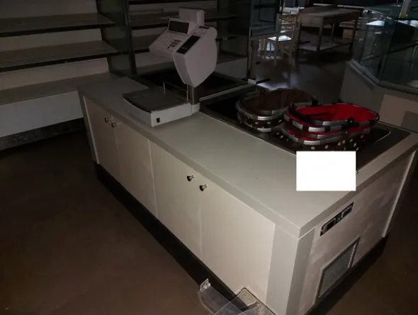 1#8172 Attrezzature ed arredo per ristorazione