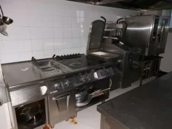1#8172 Attrezzature ed arredo per ristorazione