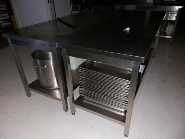 1#8172 Attrezzature ed arredo per ristorazione