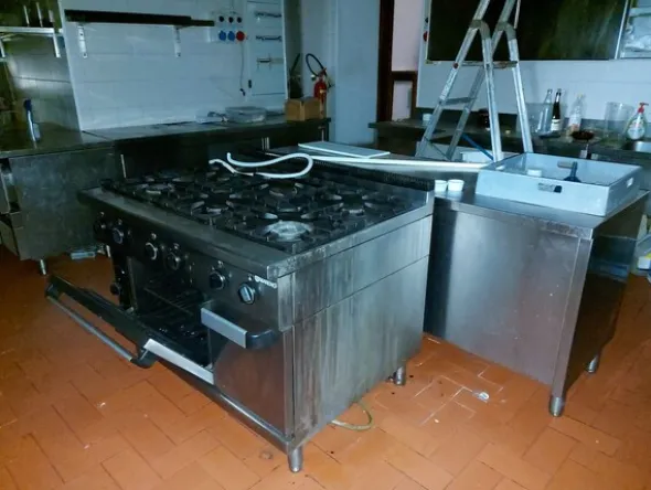 1#8228 Attrezzature ed arredo per ristorazione
