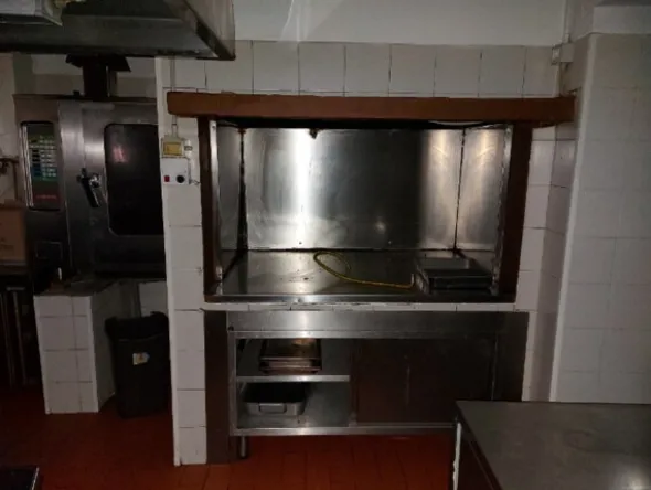 1#8228 Attrezzature ed arredo per ristorazione