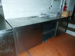1#8228 Attrezzature ed arredo per ristorazione