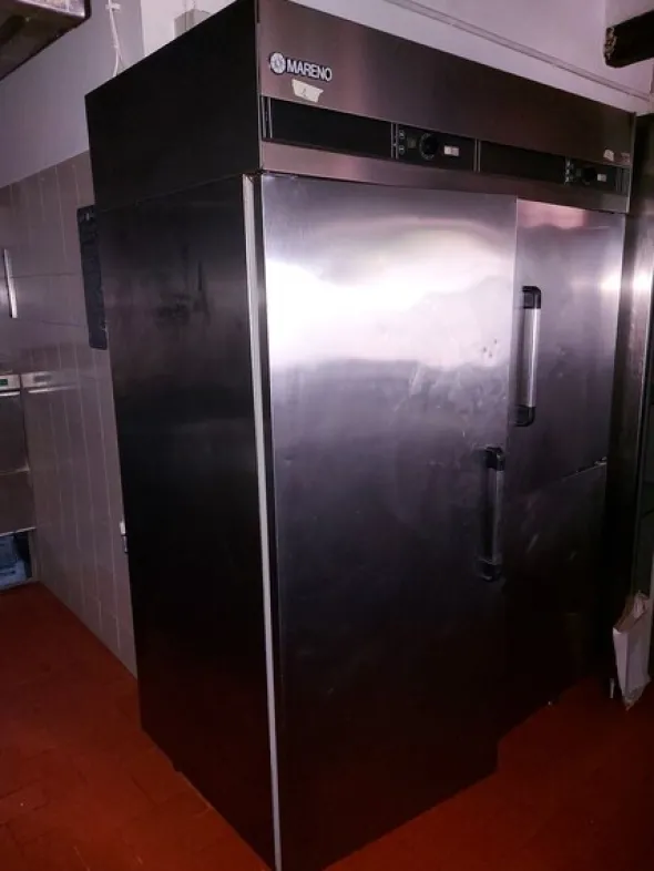 1#8228 Attrezzature ed arredo per ristorazione