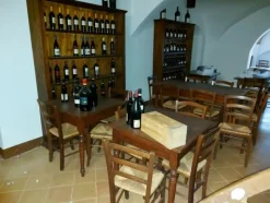 1#8228 Attrezzature ed arredo per ristorazione