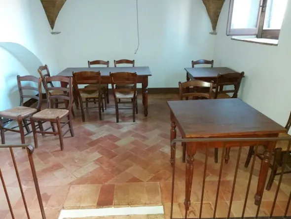 1#8228 Attrezzature ed arredo per ristorazione