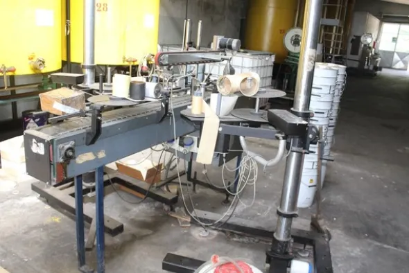 2#7154 Attrezzature e macchinari per imbottigliamento oli industriali