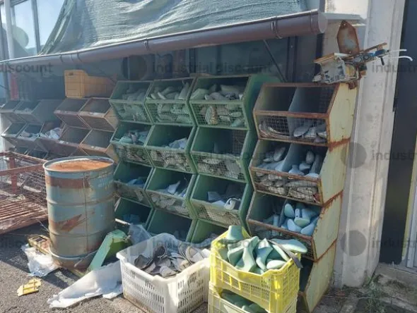 2#8561 Attrezzature e macchine per l'industria calzaturiera