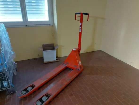 4#81150 Attrezzature e macchine per la viticoltura