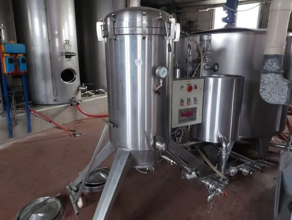 4#81150 Attrezzature e macchine per la viticoltura