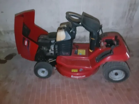 4#81150 Attrezzature e macchine per la viticoltura