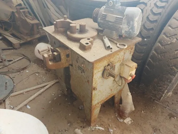 9#7900 Attrezzature e materiali da cantiere