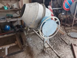 9#7900 Attrezzature e materiali da cantiere